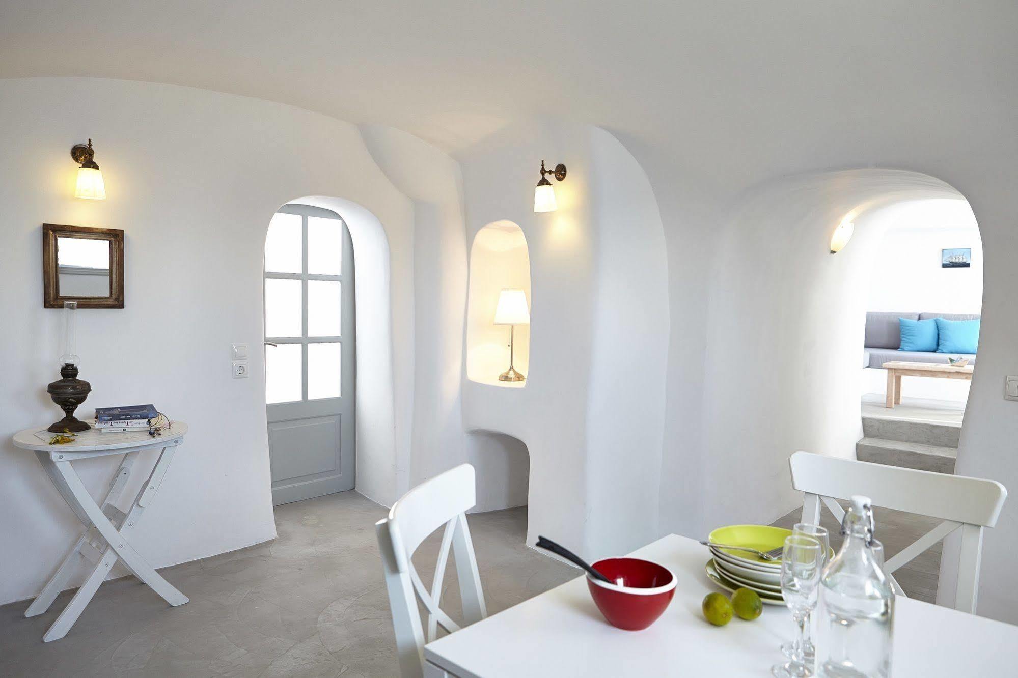 Liakada Oia Suites ภายนอก รูปภาพ
