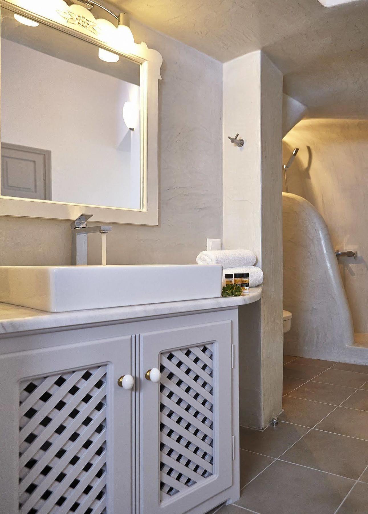 Liakada Oia Suites ภายนอก รูปภาพ
