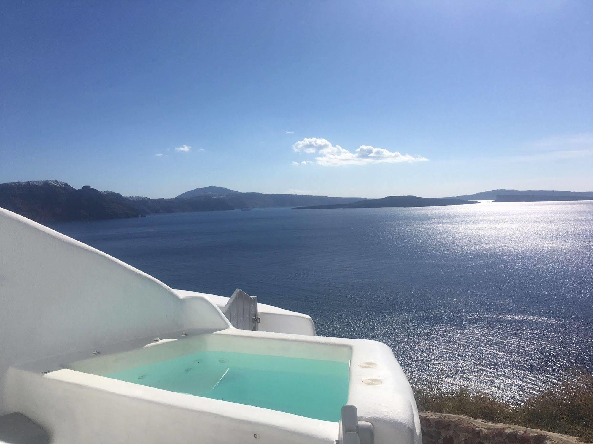 Liakada Oia Suites ภายนอก รูปภาพ
