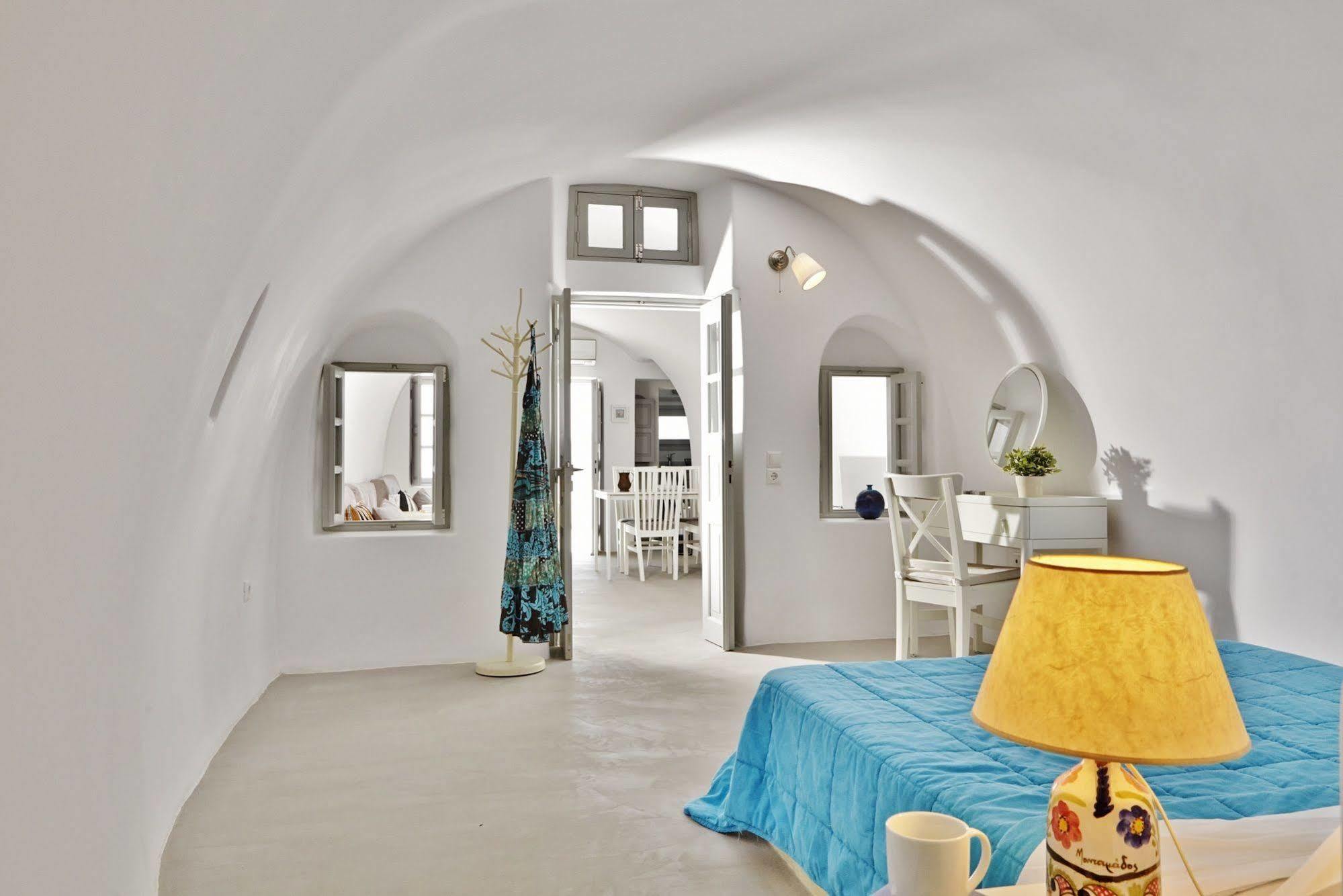 Liakada Oia Suites ภายนอก รูปภาพ