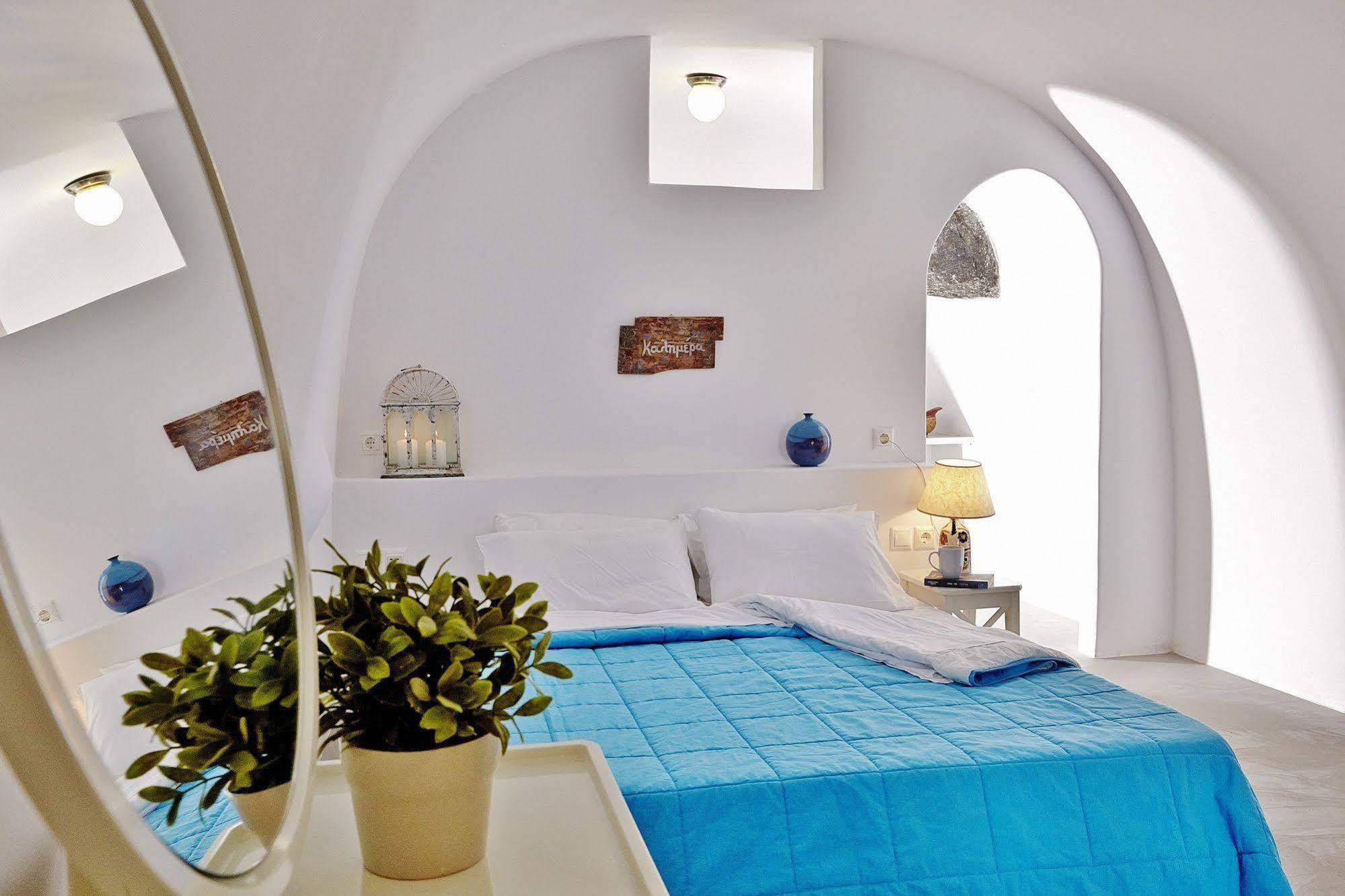 Liakada Oia Suites ภายนอก รูปภาพ