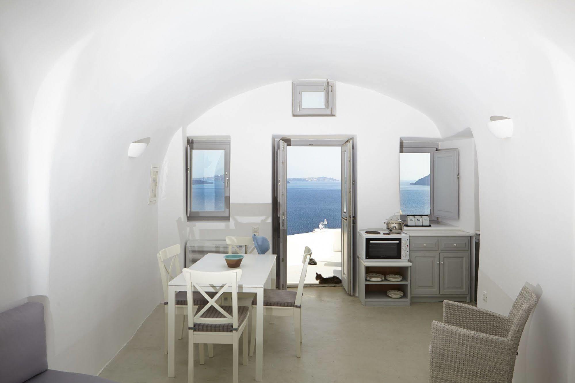 Liakada Oia Suites ภายนอก รูปภาพ