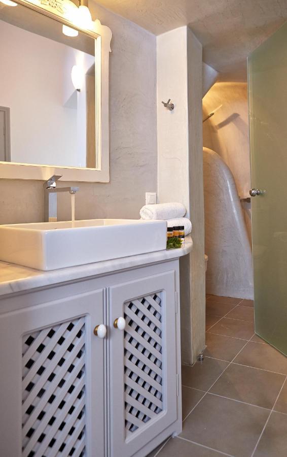 Liakada Oia Suites ภายนอก รูปภาพ